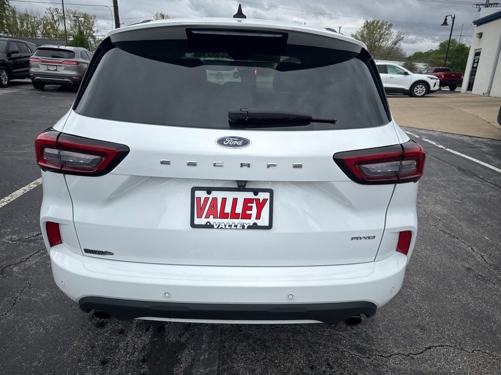 Used 2023 Ford Escape ST-Line w/ Tech Pack #1 AWD/4WD image 10