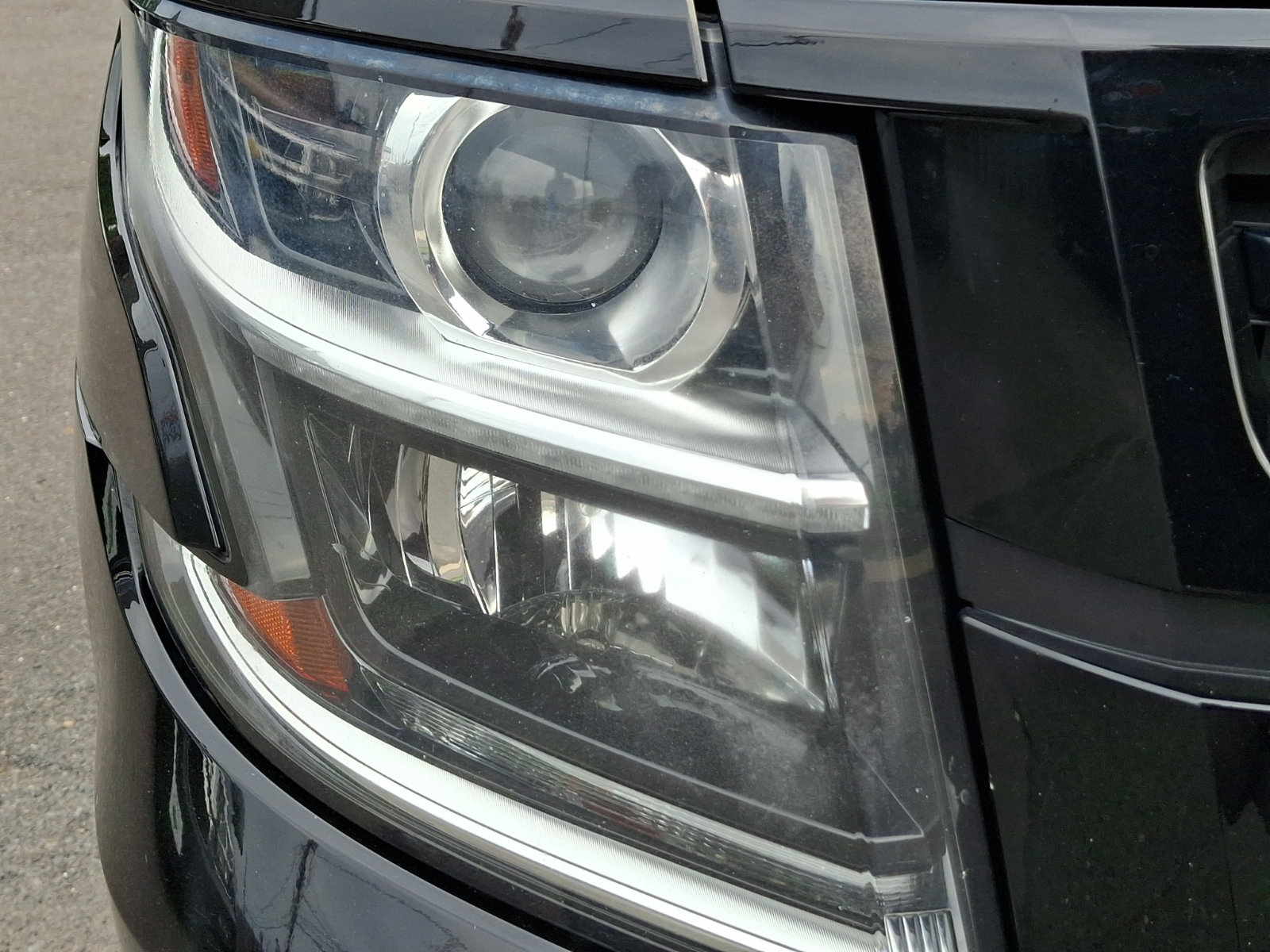 Used 2018 Chevrolet Suburban LT AWD/4WD image 9