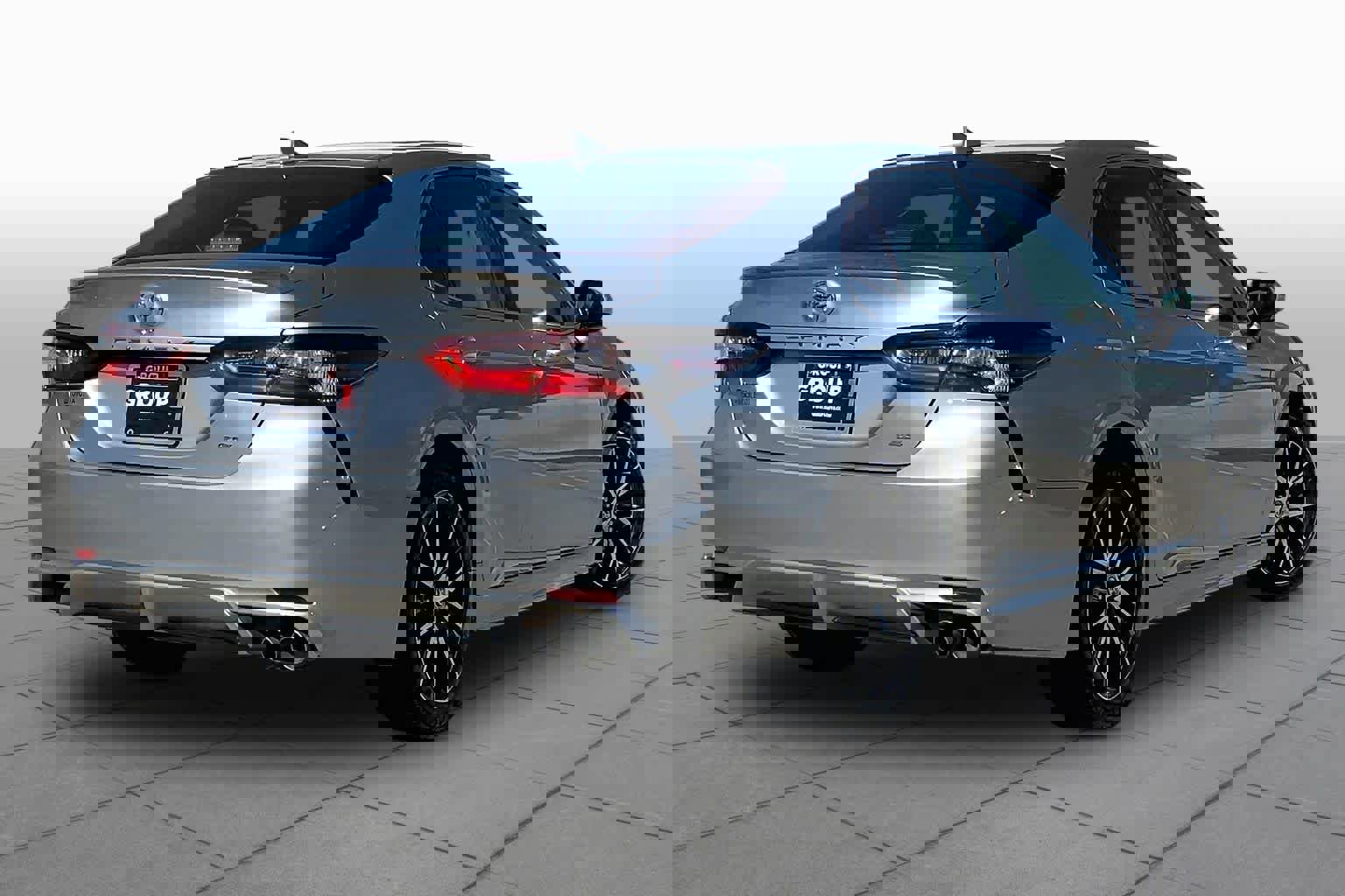 Used 2024 Toyota Camry SE FWD image 13