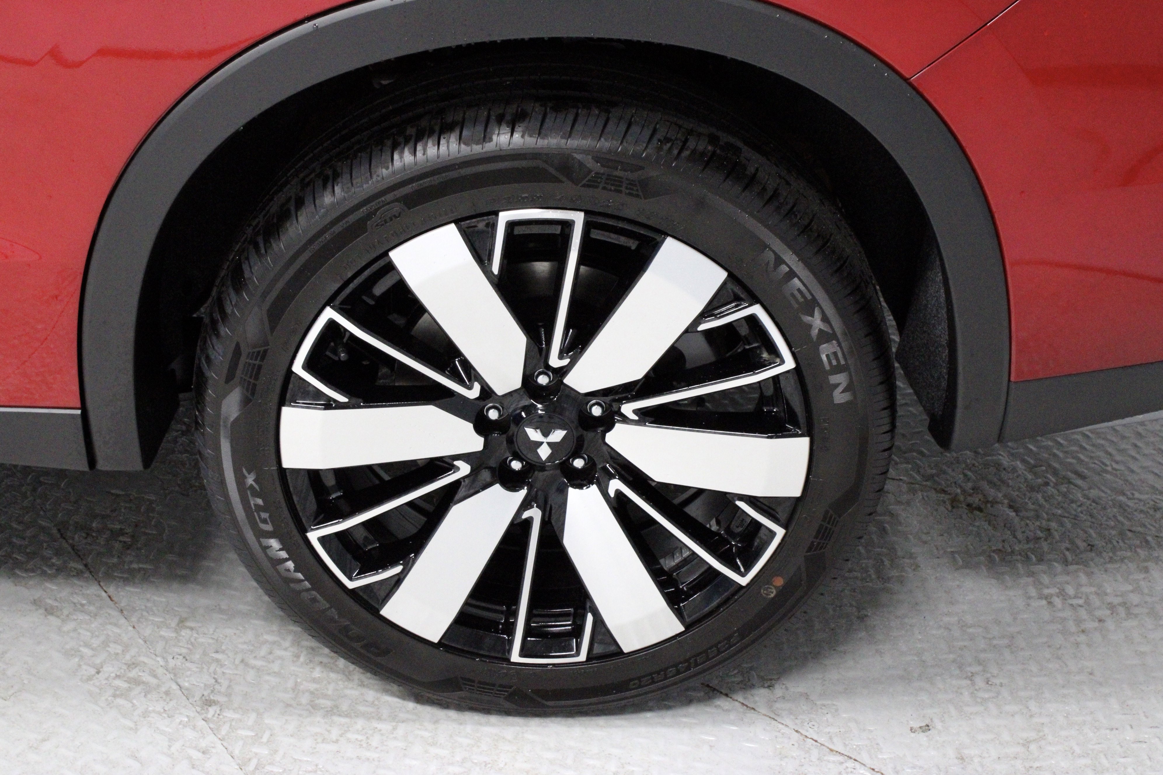 New 2025 Mitsubishi Outlander SE image 33