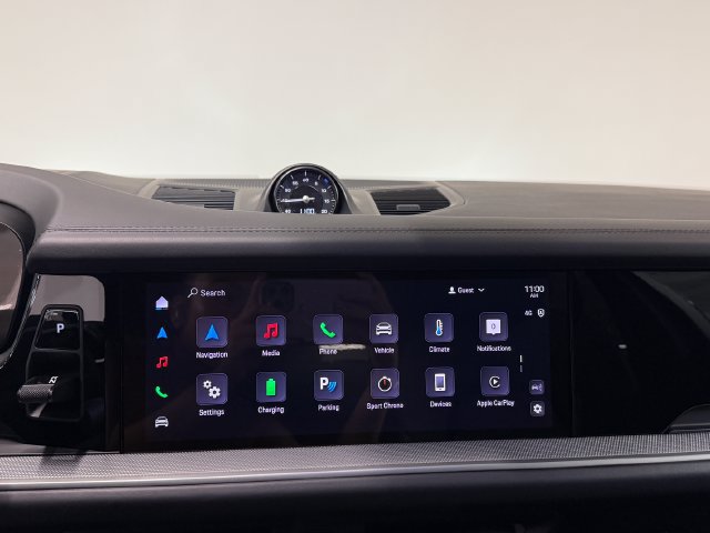 Certified 2025 Porsche Cayenne E-Hybrid w/ Premium Package Plus AWD/4WD image 25