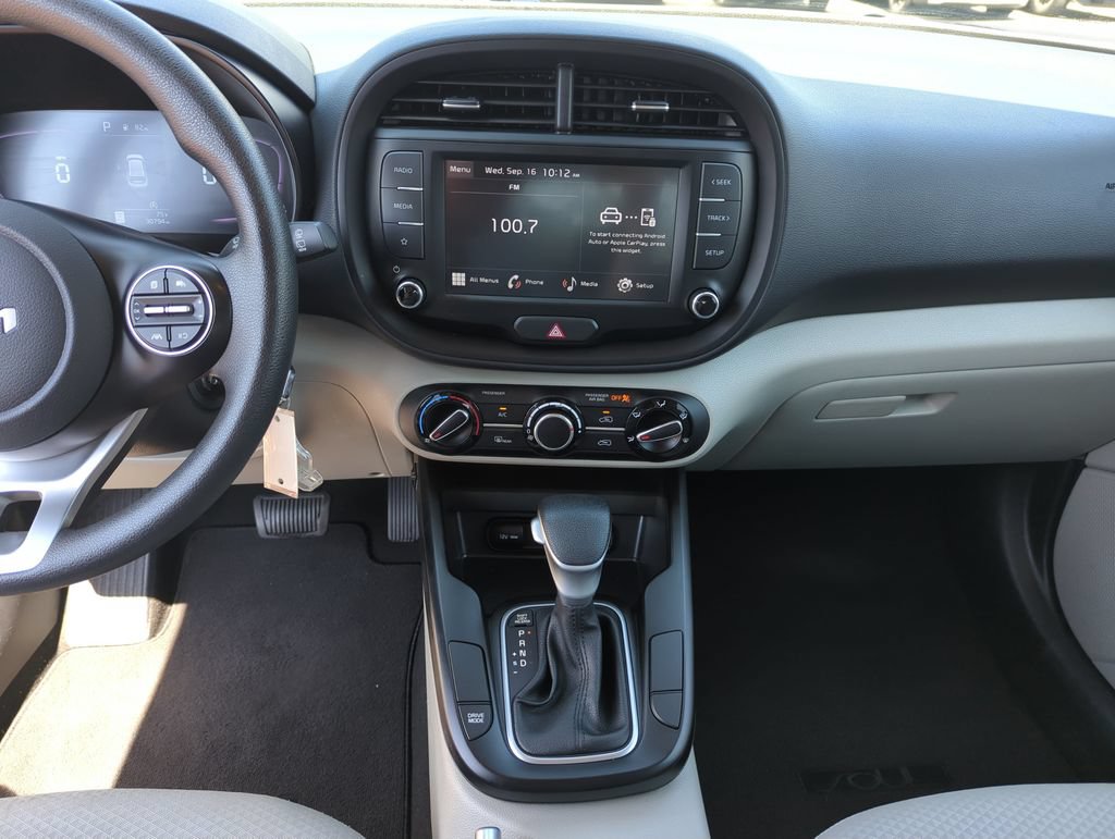 Used 2024 Kia Soul LX w/ Option Group 015 FWD image 25