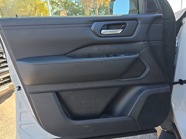 New 2026 Nissan Armada SV image 15