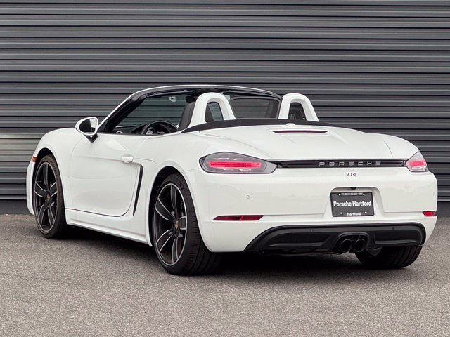 Used 2024 Porsche 718 Boxster RWD image 3