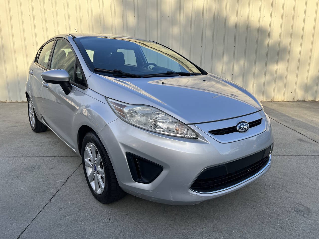 Used 2012 Ford Fiesta SE FWD image 1