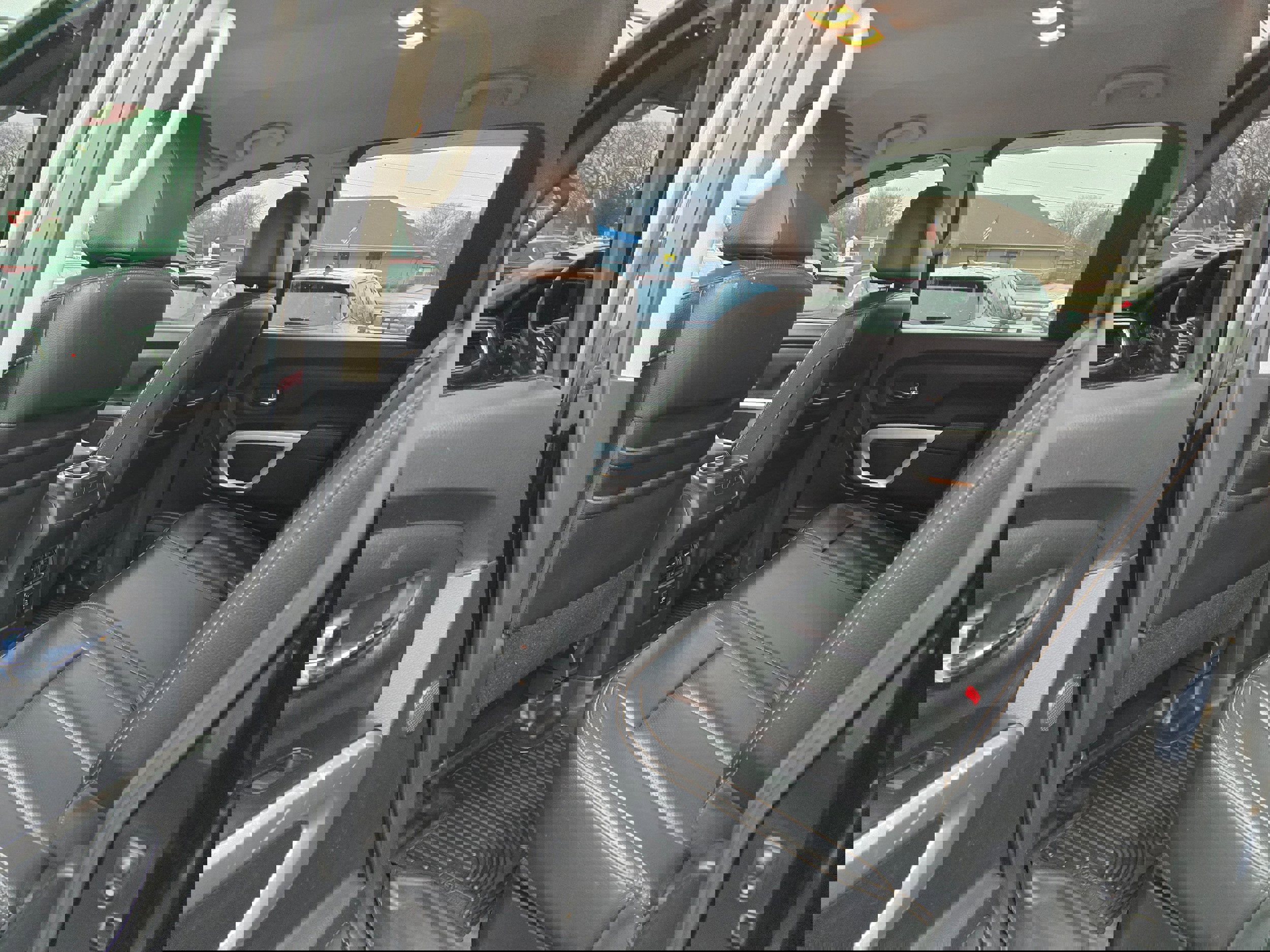 Used 2016 Nissan Titan SL image 9