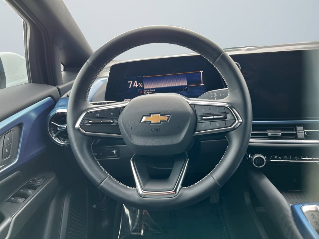 Used 2026 Chevrolet Equinox EV LT FWD image 12
