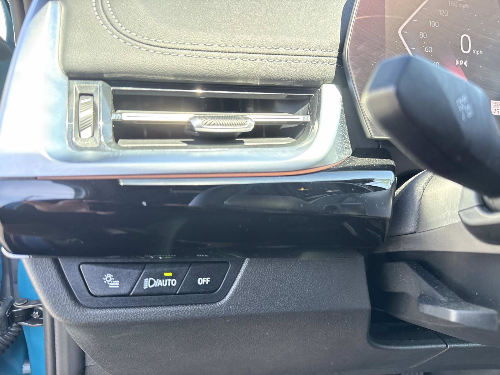 Used 2025 BMW X1 xDrive28i AWD/4WD image 34