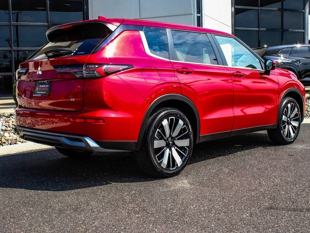 Used 2025 Mitsubishi Outlander SE AWD/4WD image 6