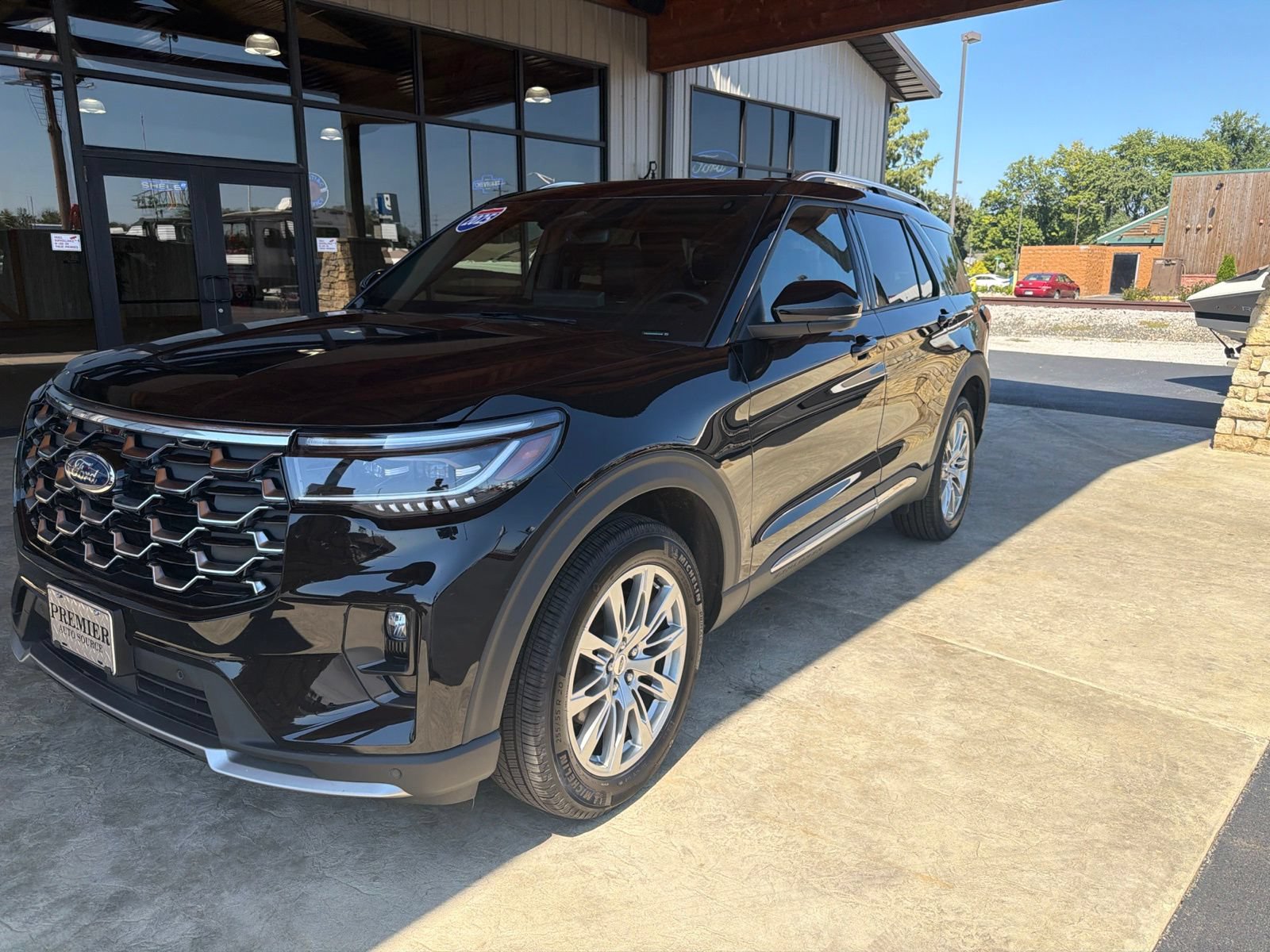 Used 2025 Ford Explorer Platinum AWD/4WD image 26