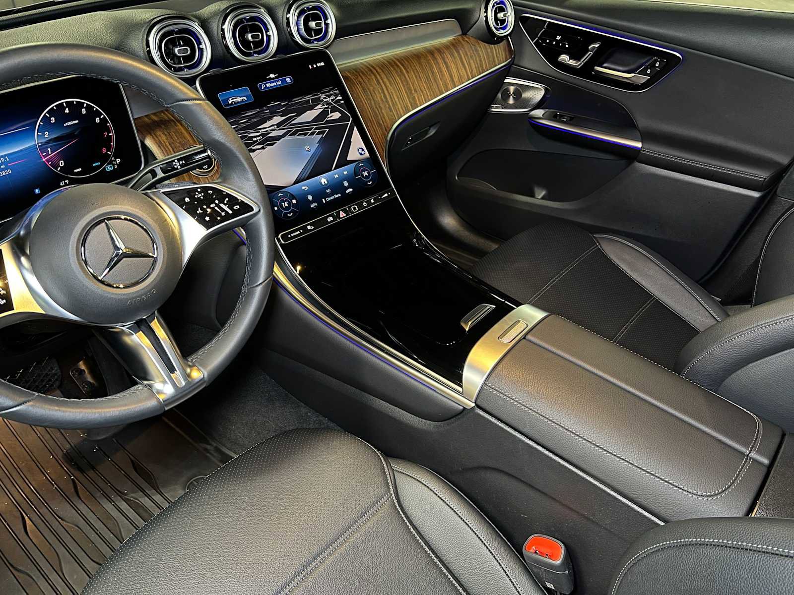 Certified 2025 Mercedes-Benz GLC 300 4MATIC image 35