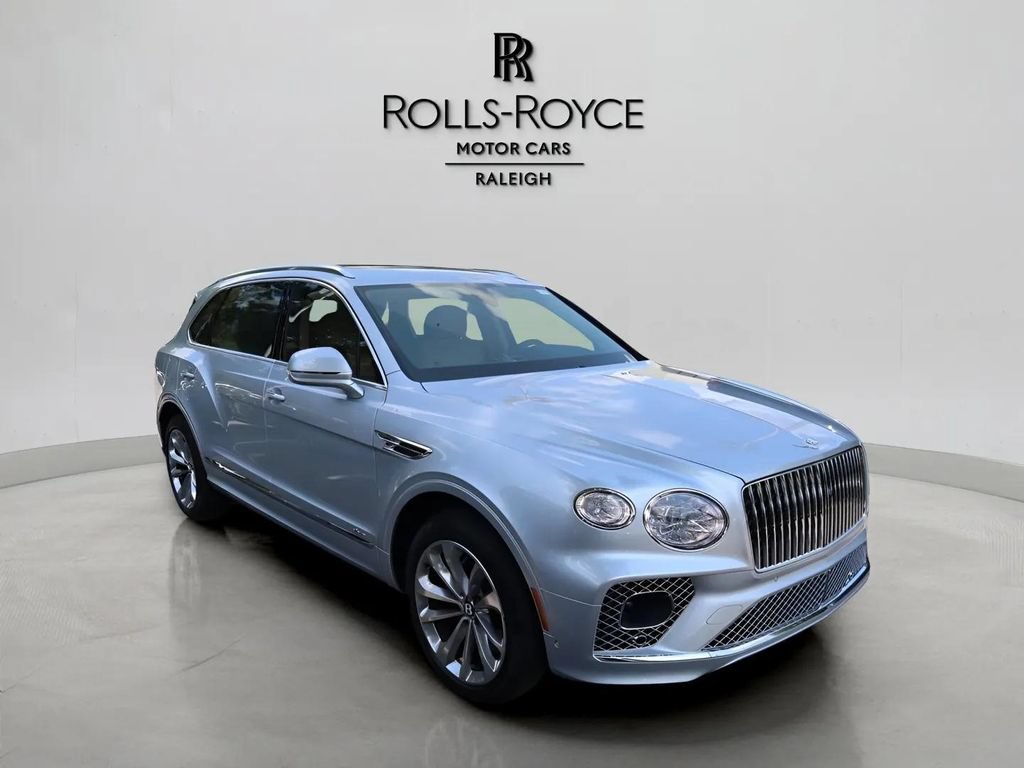 Used 2023 Bentley Bentayga Extended Wheelbase AWD/4WD image 3