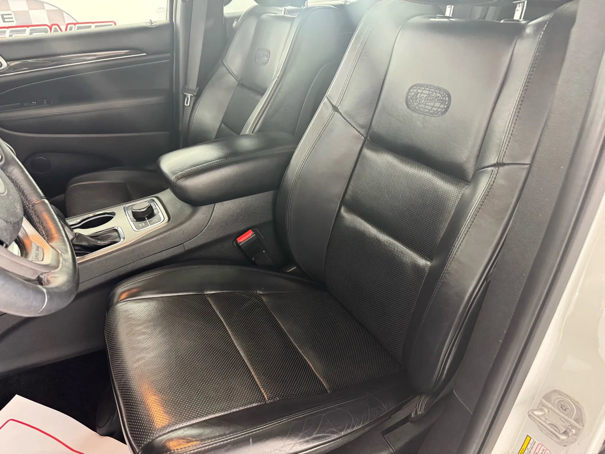 Used 2018 Jeep Grand Cherokee Overland image 36