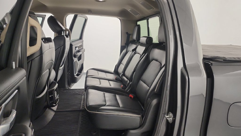 Used 2019 RAM 1500 Laramie AWD/4WD image 30