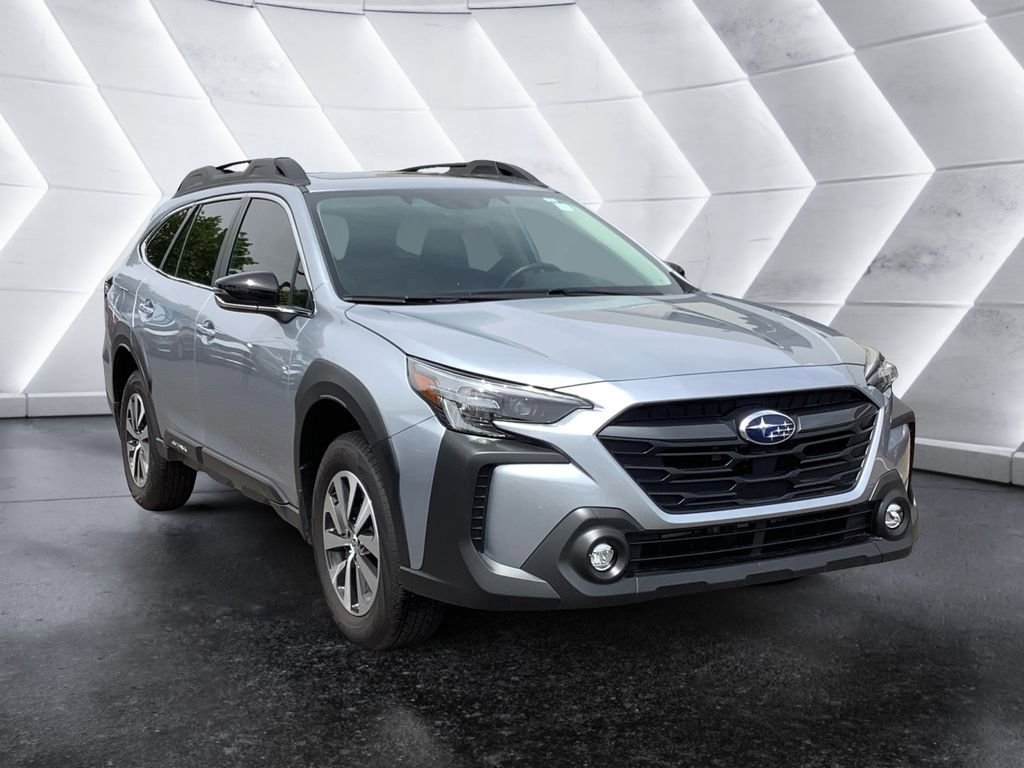 Used 2025 Subaru Outback Premium AWD/4WD image 1