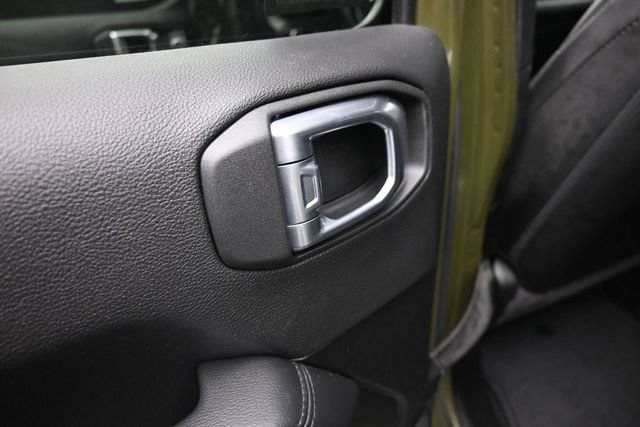 Used 2023 Jeep Wrangler Unlimited Sahara AWD/4WD image 32