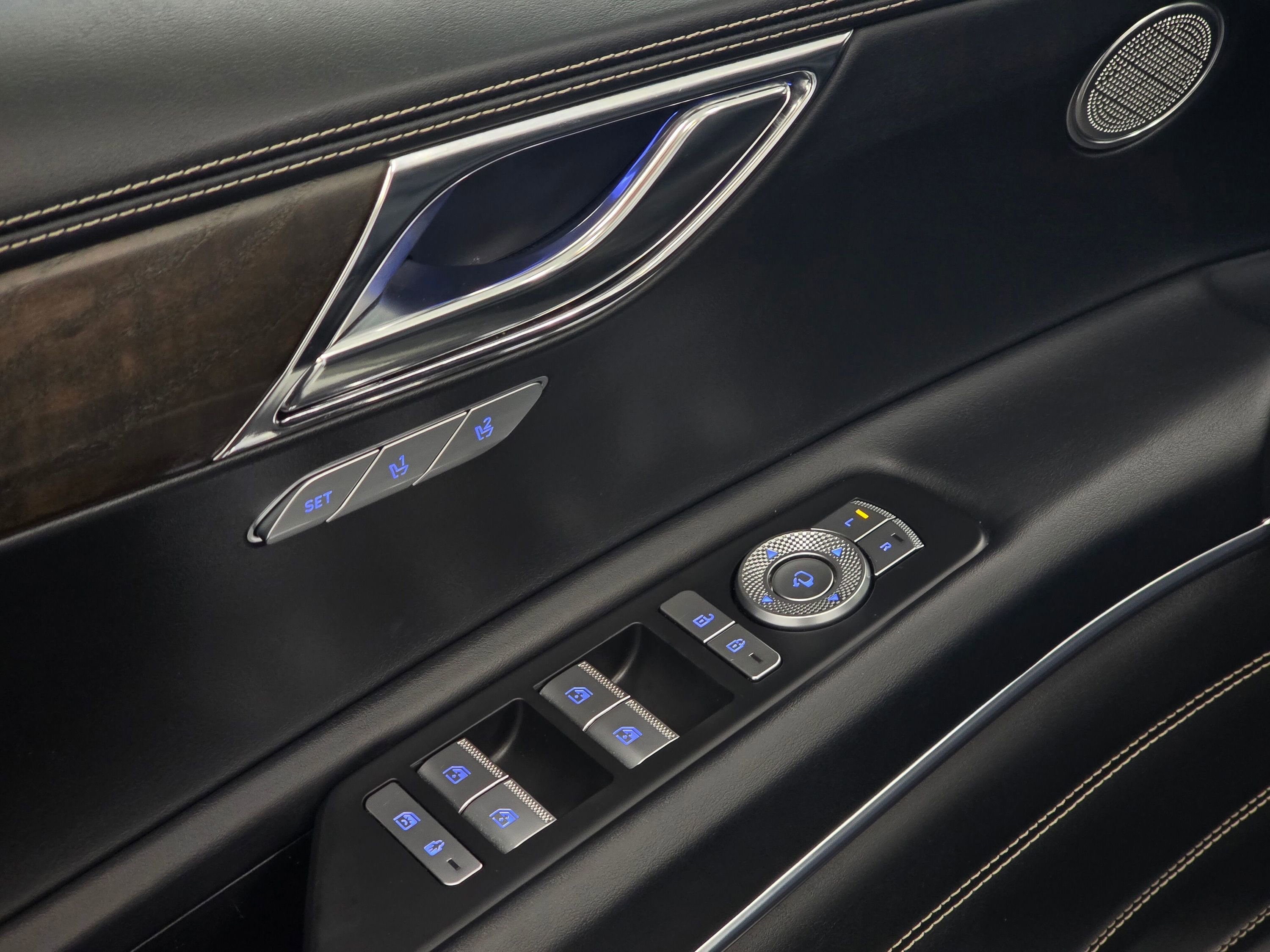 Used 2024 Genesis GV80 2.5T image 36