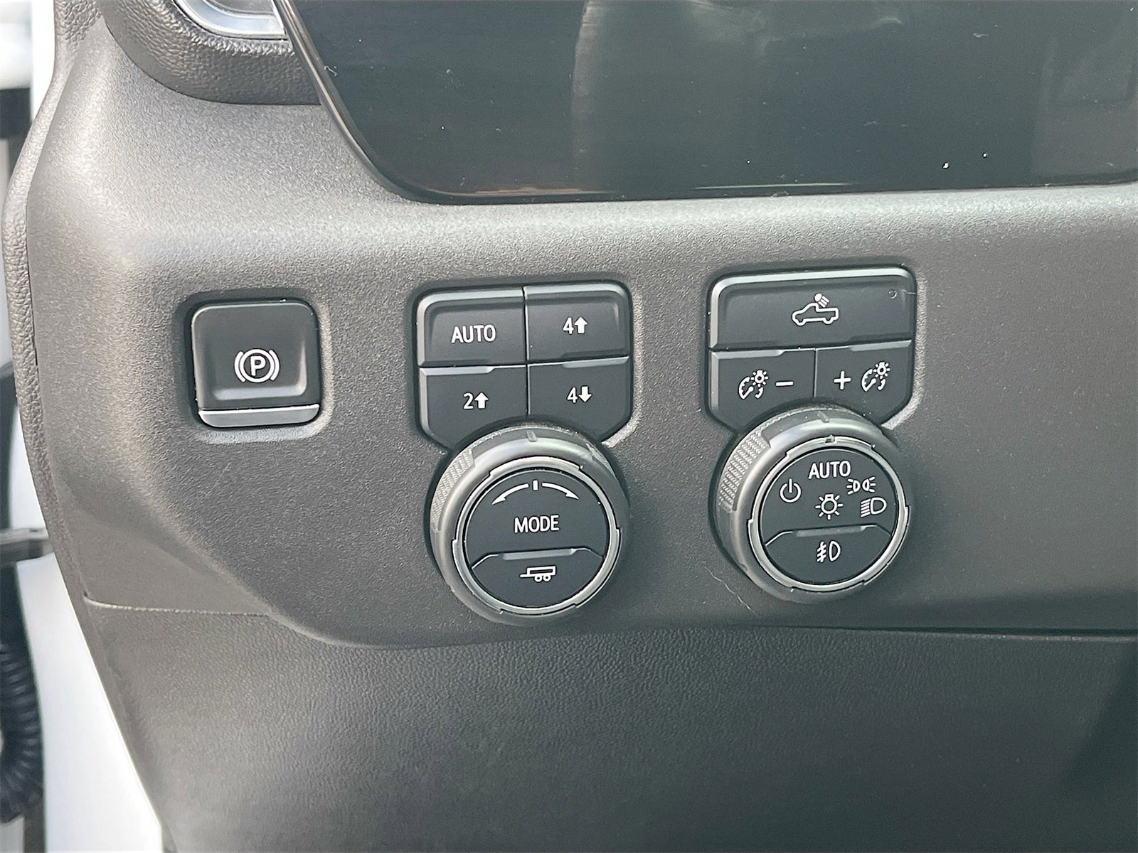 Used 2024 Chevrolet Silverado 1500 LT Trail Boss w/ Protection Package image 10