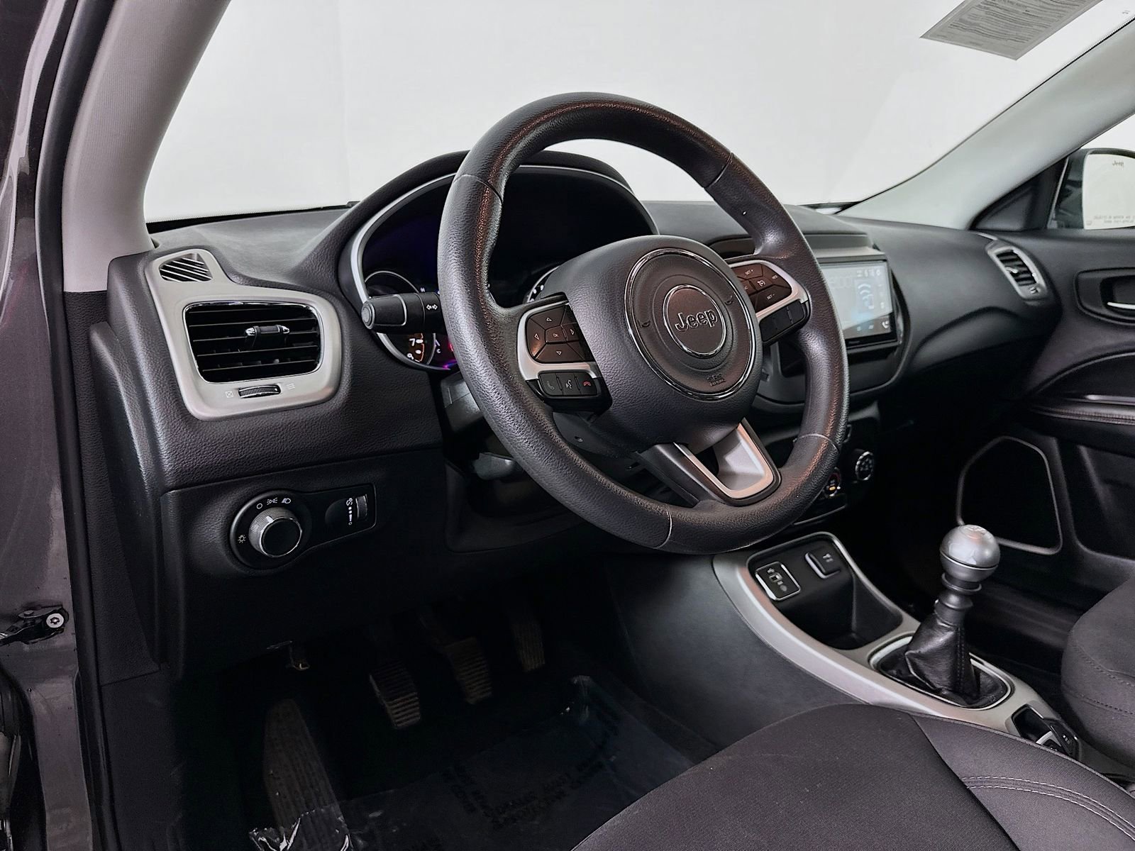 Used 2018 Jeep Compass Sport image 11