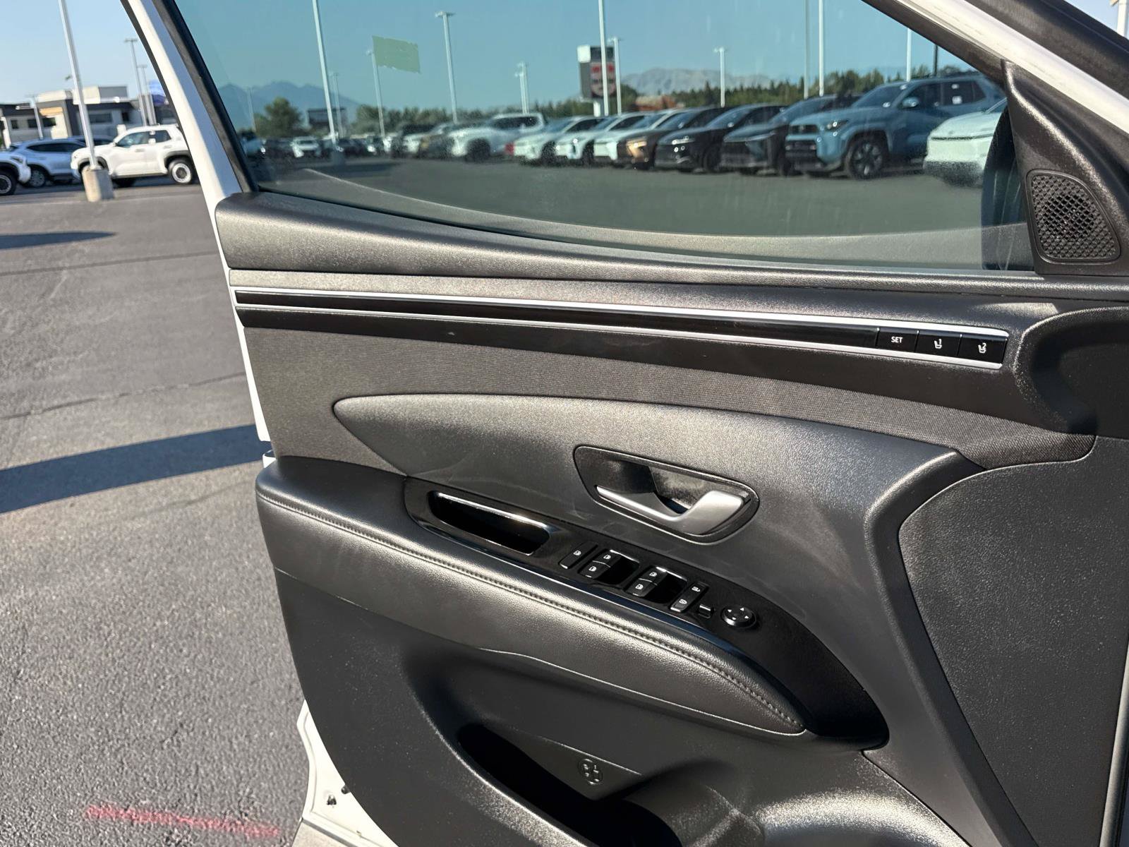 Used 2022 Hyundai Tucson Limited AWD/4WD image 12