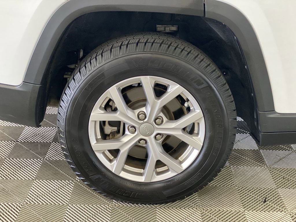 Used 2021 Jeep Grand Cherokee L Limited AWD/4WD image 40