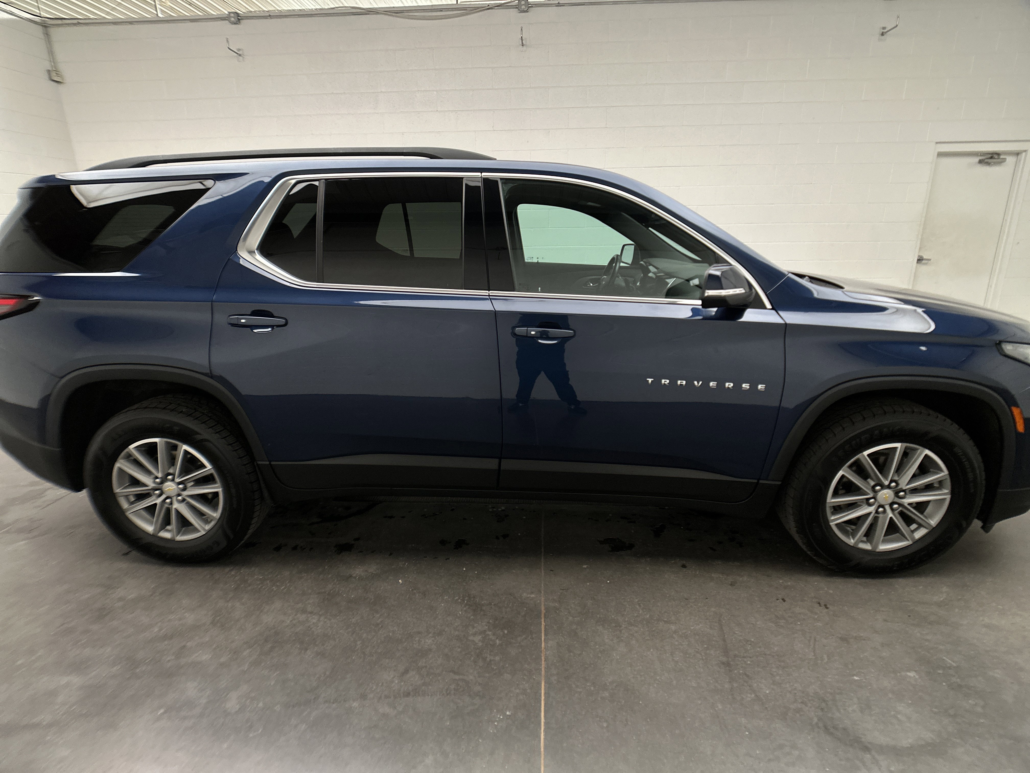 Used 2022 Chevrolet Traverse LT image 10