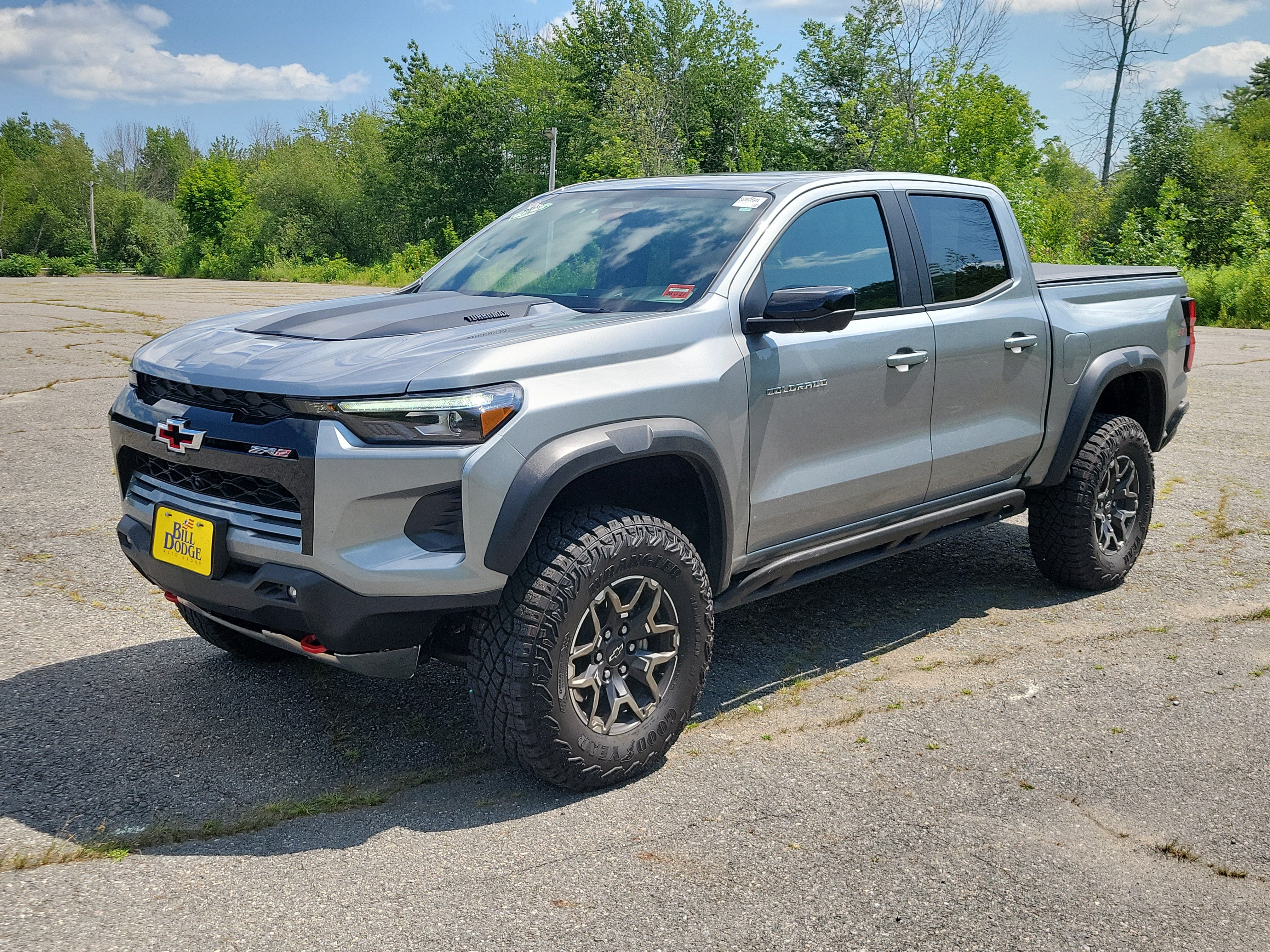 Used 2026 Chevrolet Colorado ZR2 w/ Technology Package AWD/4WD image 1