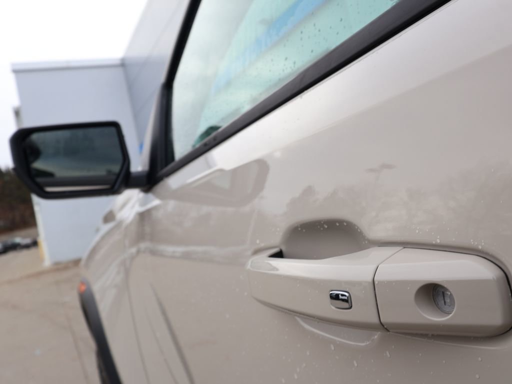 New 2026 GMC Canyon Elevation w/ Convenience Package image 10