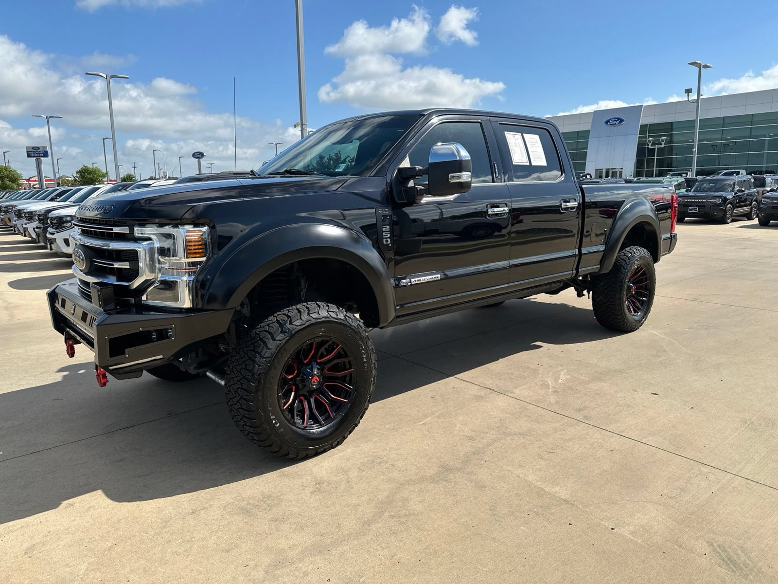 Used 2020 Ford F250 Platinum w/ FX4 Off-Road Package AWD/4WD image 2