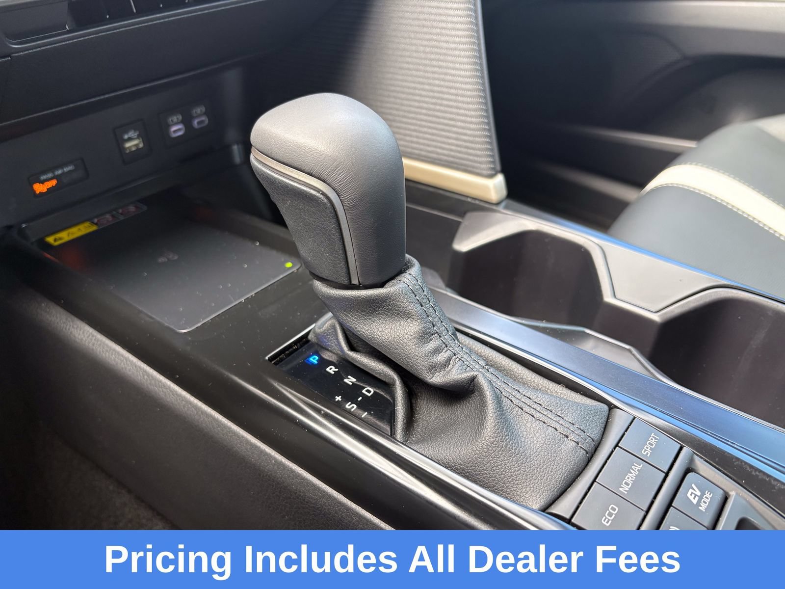 Used 2025 Toyota Camry SE FWD image 11