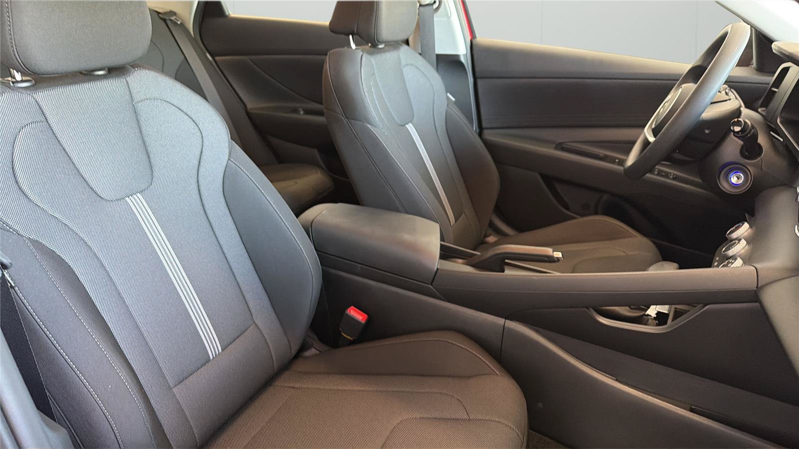 Certified 2026 Hyundai Elantra SE FWD image 12