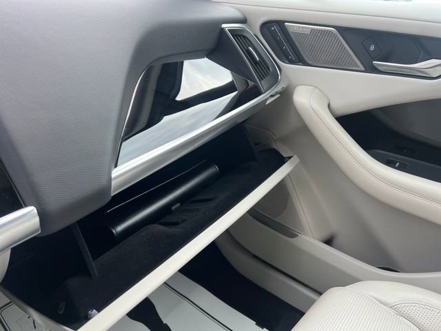 Used 2020 Jaguar I-PACE SE image 33