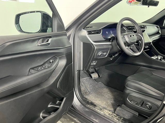 New 2025 Jeep Grand Cherokee Laredo image 22