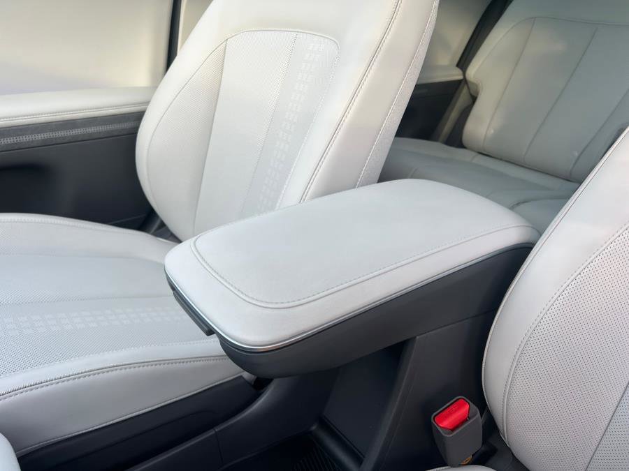 Used 2024 Hyundai Ioniq 5 Limited image 32