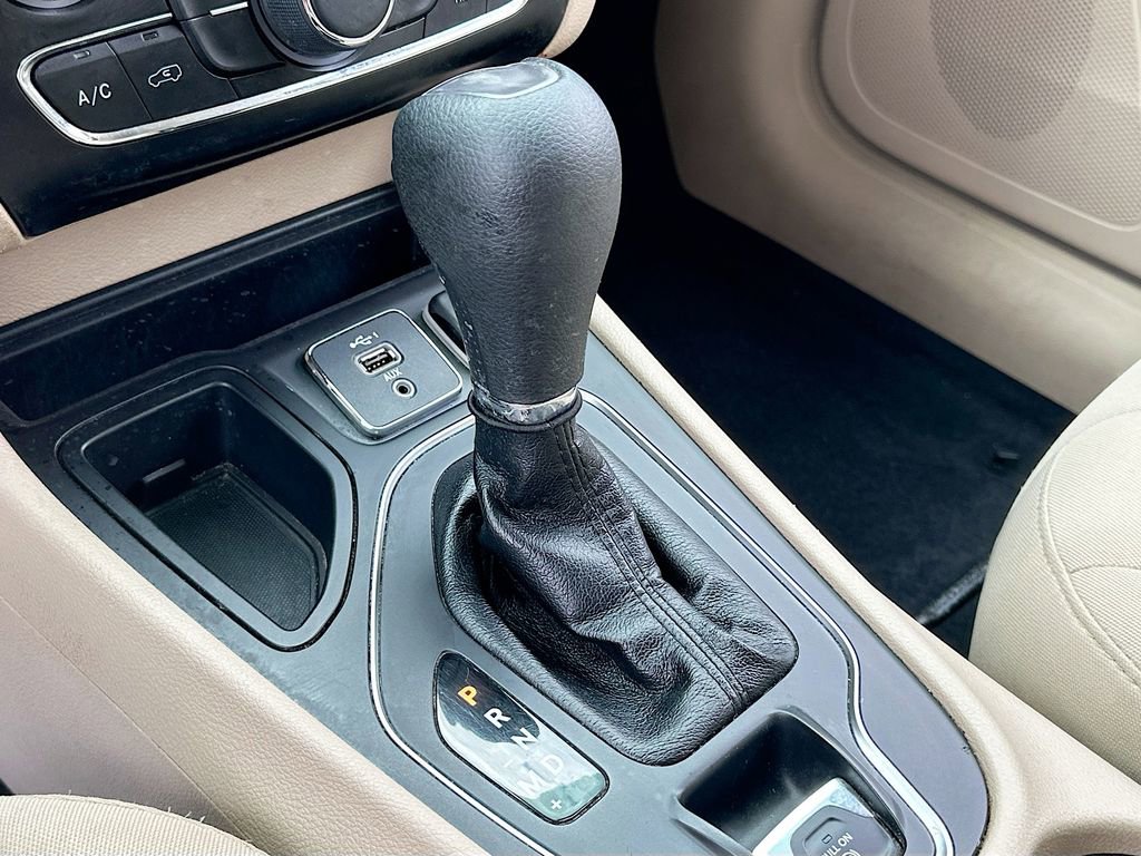 Used 2020 Jeep Cherokee Latitude image 16