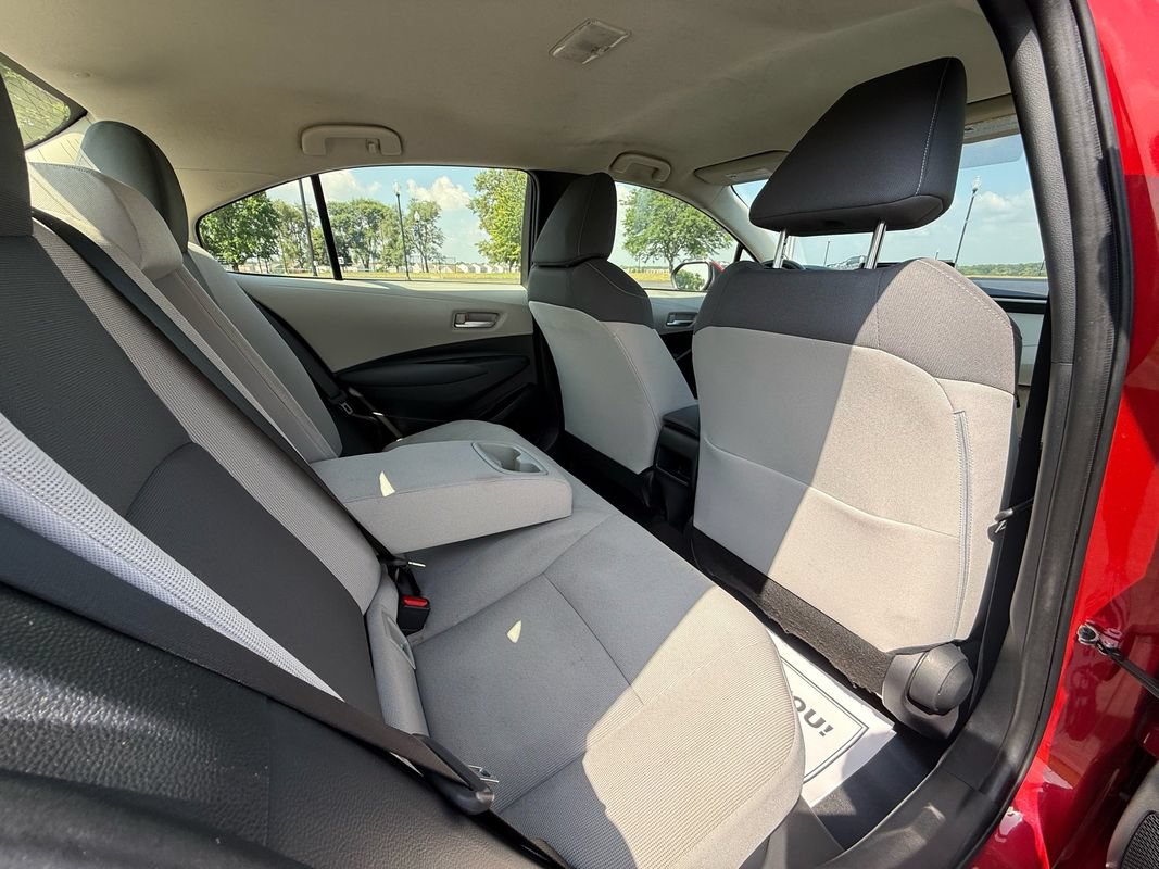 Used 2021 Toyota Corolla LE FWD image 11