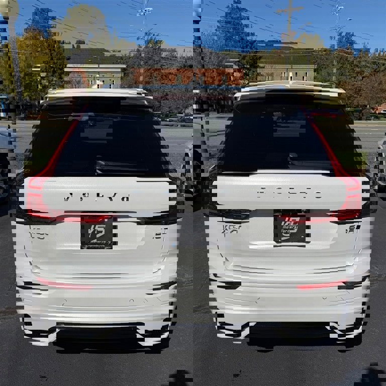 Used 2024 Volvo XC60 B5 Plus w/ Climate Package image 5