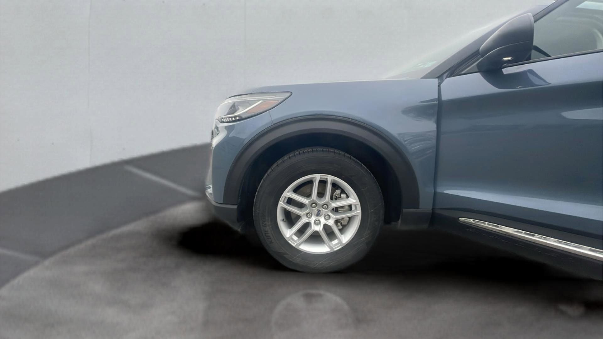 Certified 2025 Ford Explorer Active image 23