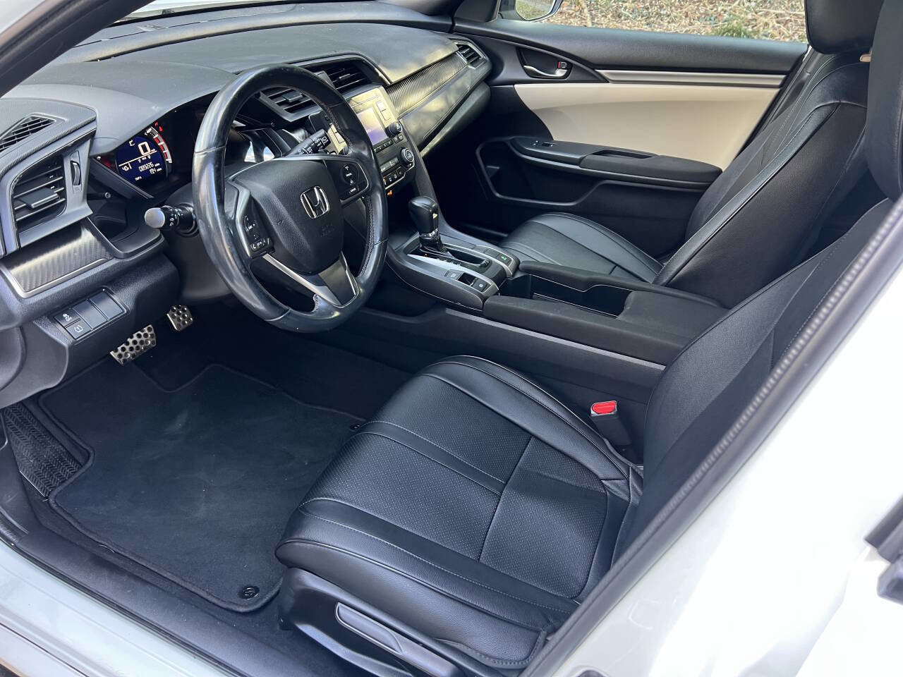 Used 2017 Honda Civic Sport image 6