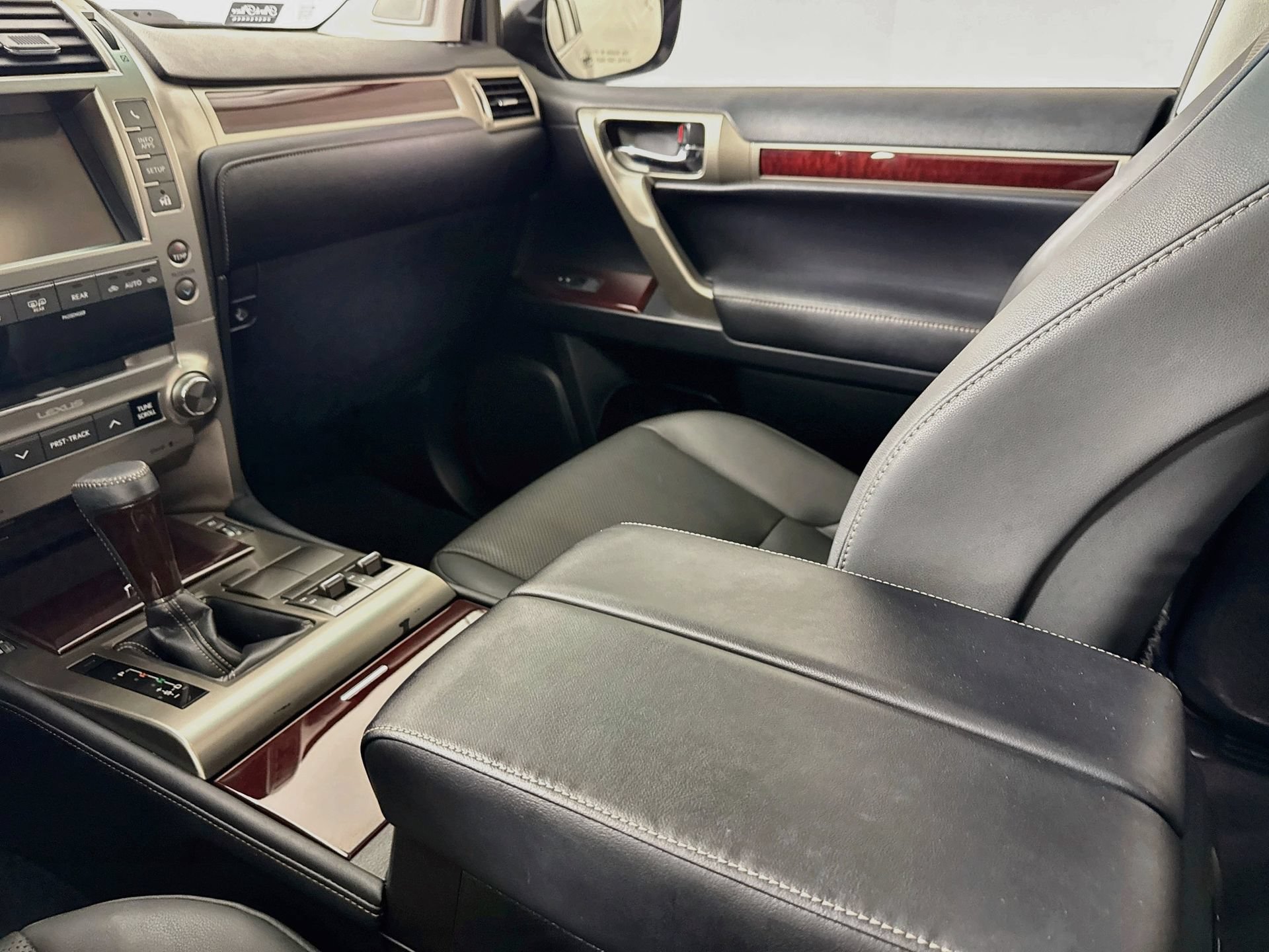 Used 2019 Lexus GX 460 Premium AWD/4WD image 25
