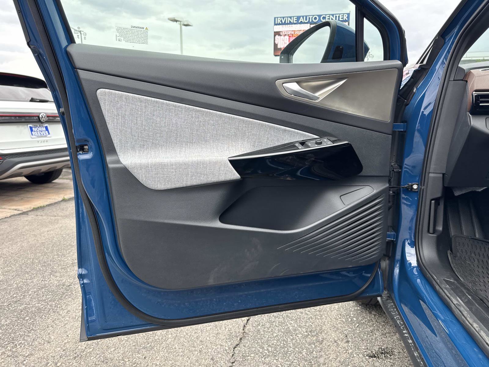 New 2025 Volkswagen ID.4 Pro image 19