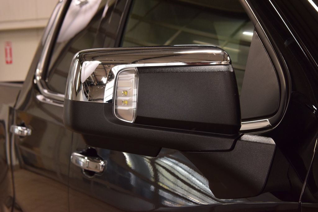 Used 2026 Chevrolet Silverado 1500 LTZ w/ LTZ Premium Package AWD/4WD image 16