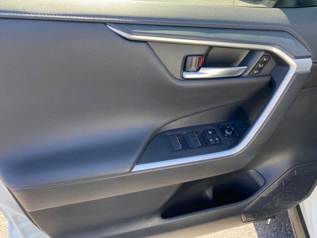 Used 2019 Toyota RAV4 Limited image 17