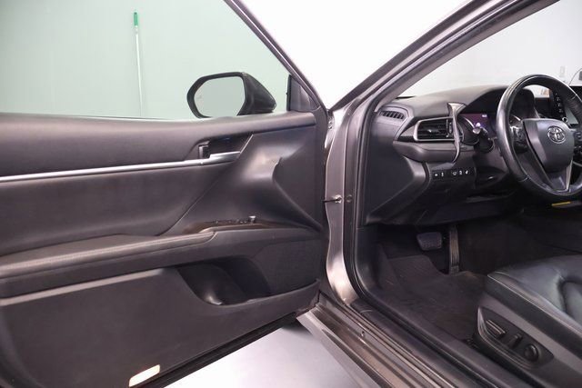 Used 2021 Toyota Camry XSE w/ Navigation Upgrade Package FWD image 9