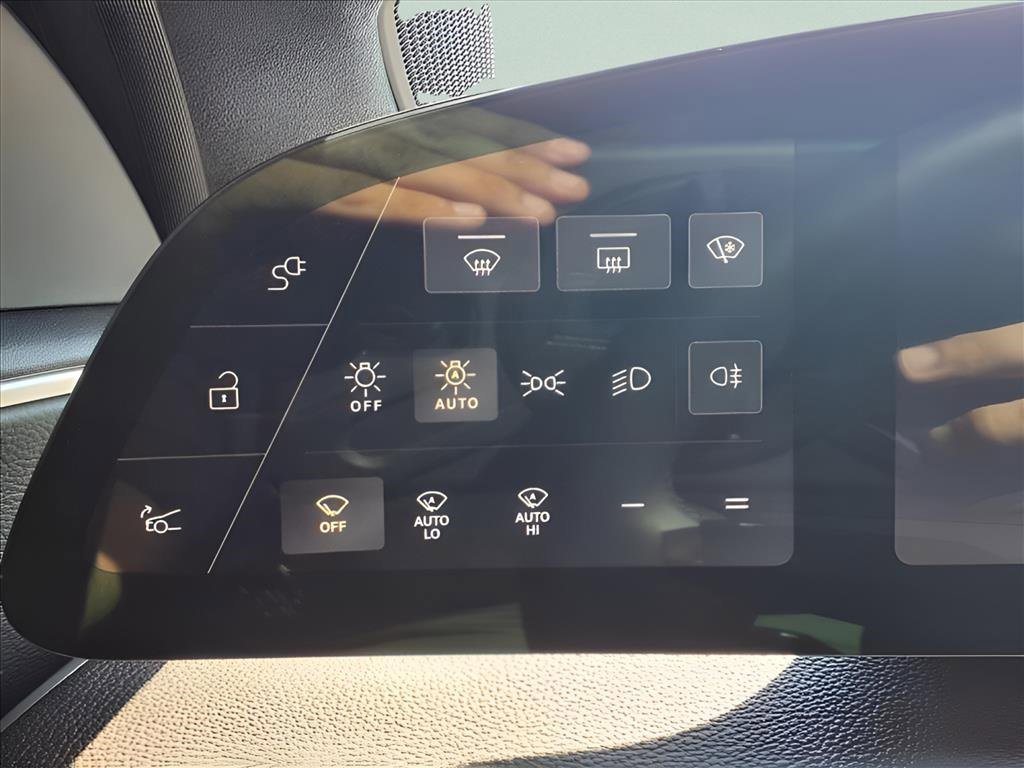 Used 2025 Lucid Air Pure image 20