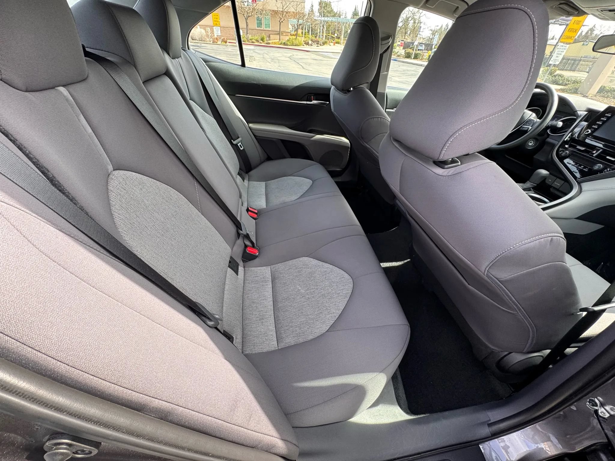 Used 2022 Toyota Camry LE FWD image 15