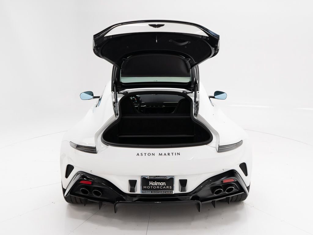Used 2025 Aston Martin V8 Vantage Coupe image 35