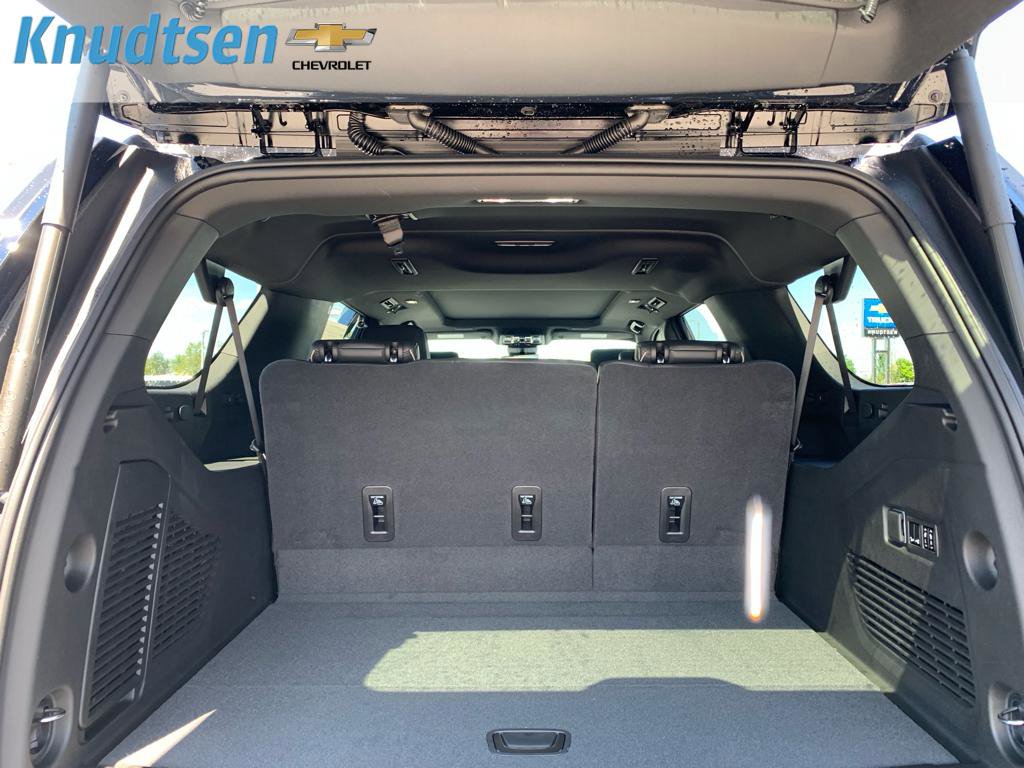 New 2026 Chevrolet Suburban Premier AWD/4WD image 15