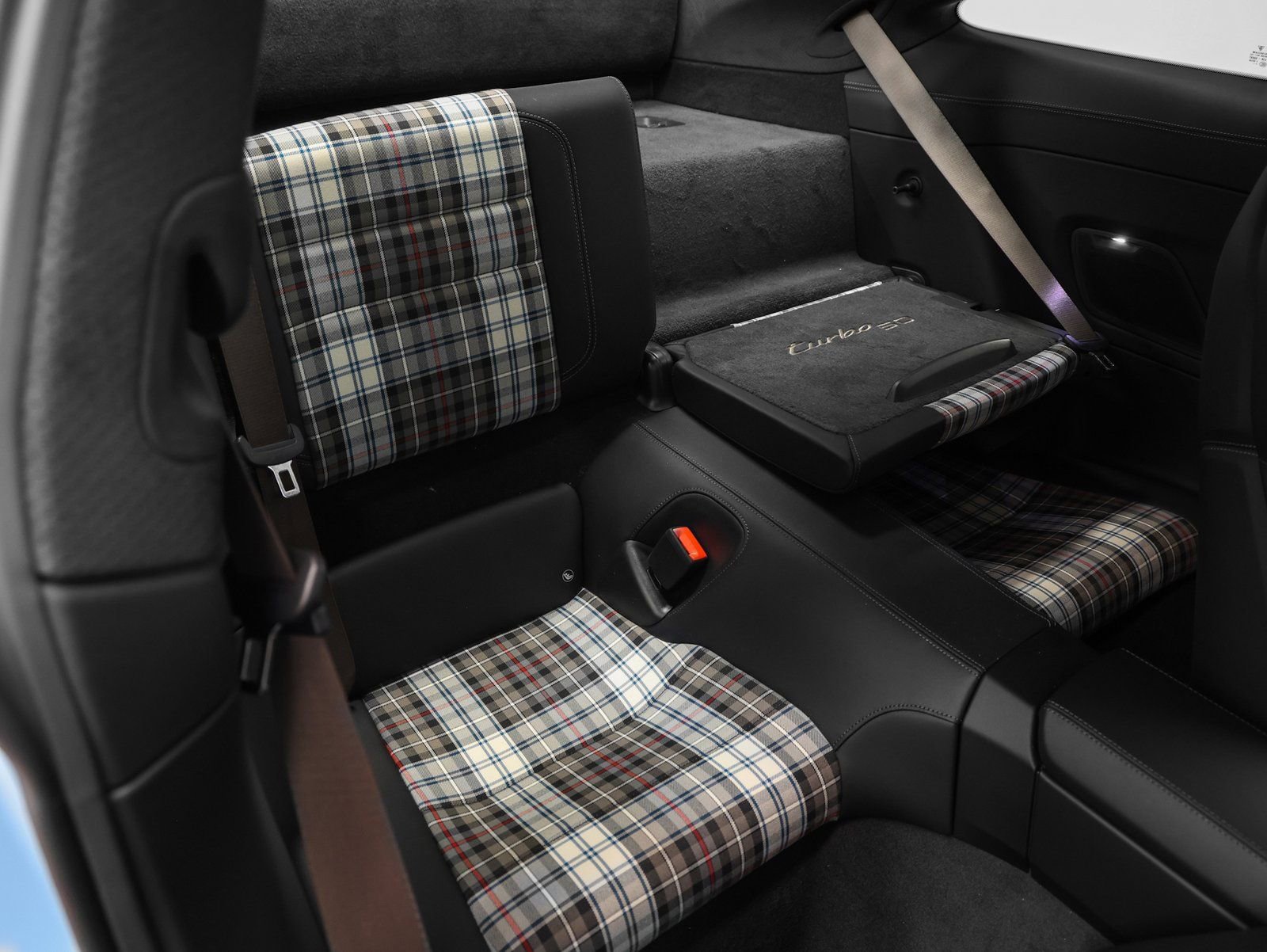 Certified 2025 Porsche 911 Turbo image 31