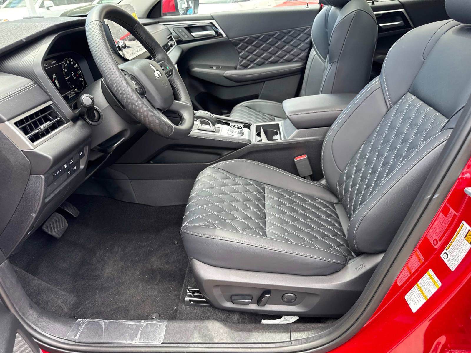 New 2025 Mitsubishi Outlander 4WD Plug-In Hybrid image 9